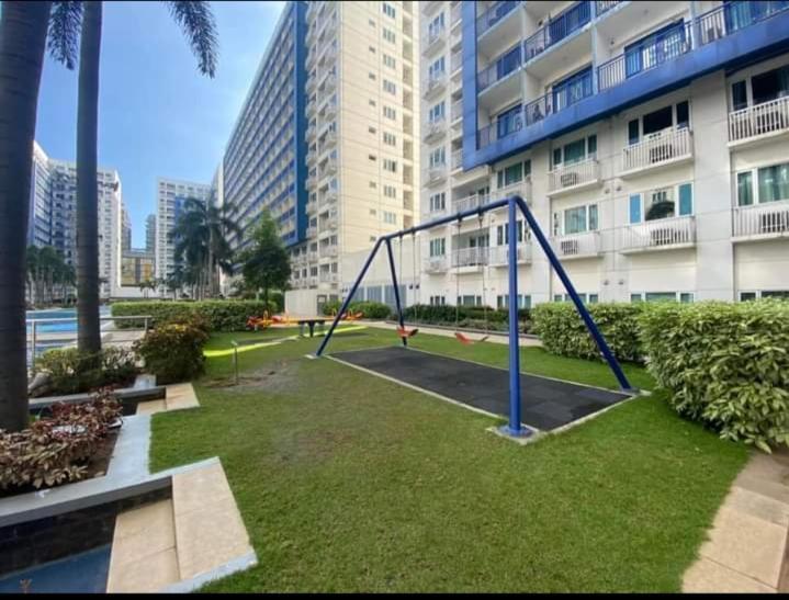 Yhanz Z Sea Residences Pasay Exterior photo