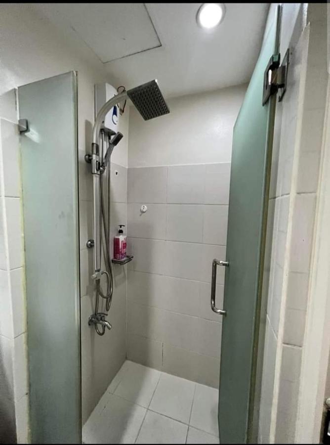 Yhanz Z Sea Residences Pasay Exterior photo