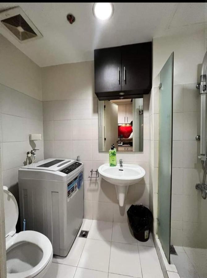 Yhanz Z Sea Residences Pasay Exterior photo
